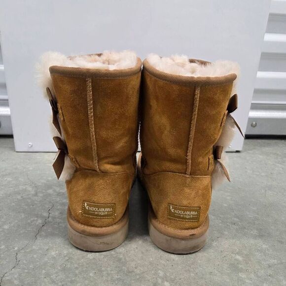 UGG Koolaburra Suede and Shearling Short Boots w/ Bows in Chestnut. Size 8 - Picture 7 of 11